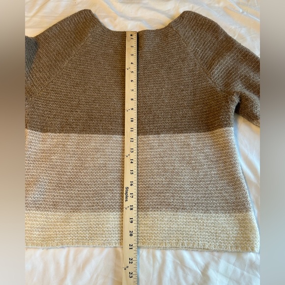 Abercrombie & Fitch Tan and Cream Scoop Neck Sweater - Picture 9 of 11